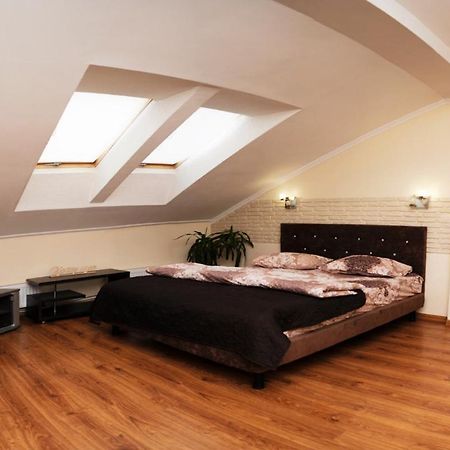 Залізнична 49 "Хочу Цю!" Apartment Ivano-Frankivsk Exterior foto