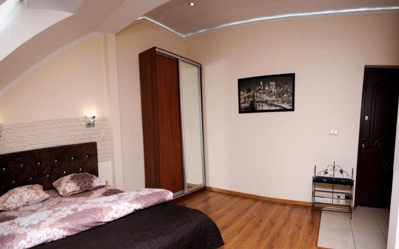 Залізнична 49 "Хочу Цю!" Apartment Ivano-Frankivsk Exterior foto